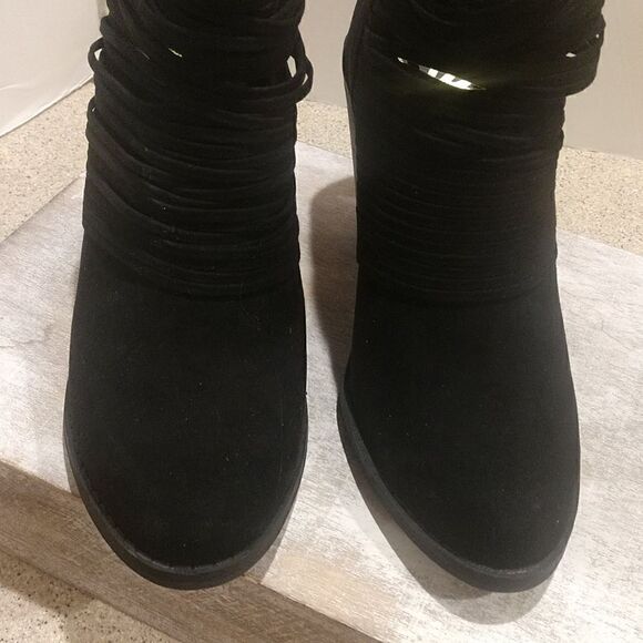 👍 Fergalicious Booties Size 7.5W.   A6 - Picture 4 of 8